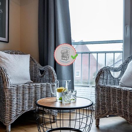 Kuestenkojen Mit 4 Ferienwohnungen Fuer 1 Bis 8 Pers Mit Diversen Schlafzimmern, Garten Oder Balkon Бюзум Екстер'єр фото